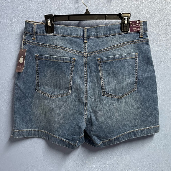 NWT! GLORIA VANDERBILT AMANDA CLASSIC RISE SHORTS LADIES SIZE 14 PETITE - Picture 3 of 7